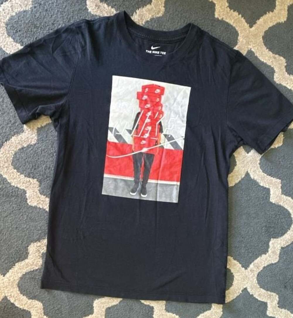 Nike The Nike Tee Graphic T-Shirt Size S Black Shoe Boxes